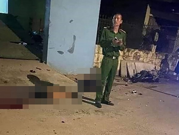 Hai thanh niên tử vong sau cú tông đổ cổng nhà dân