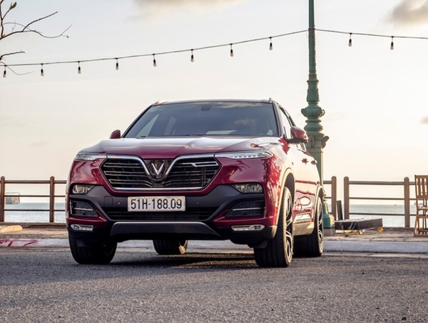 VinFast chính thức dừng bán ô tô chạy xăng