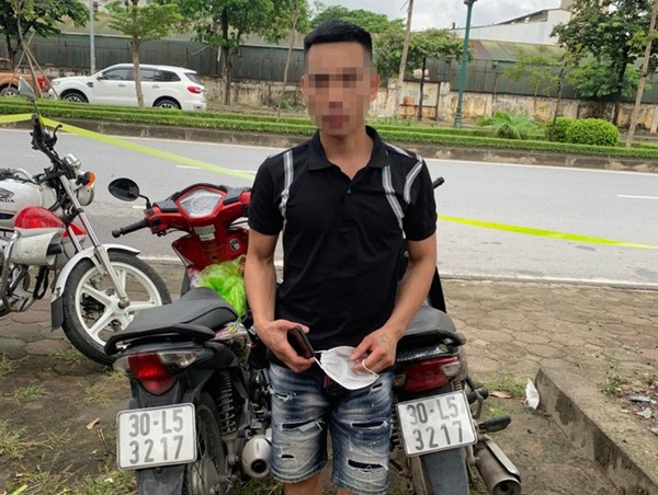 Cảnh sát 141 phát hiện 2 xe máy cùng BKS