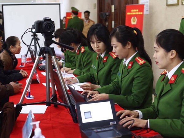 Hà Nội tiếp tục mở cao điểm cấp căn cước công dân gắn chíp