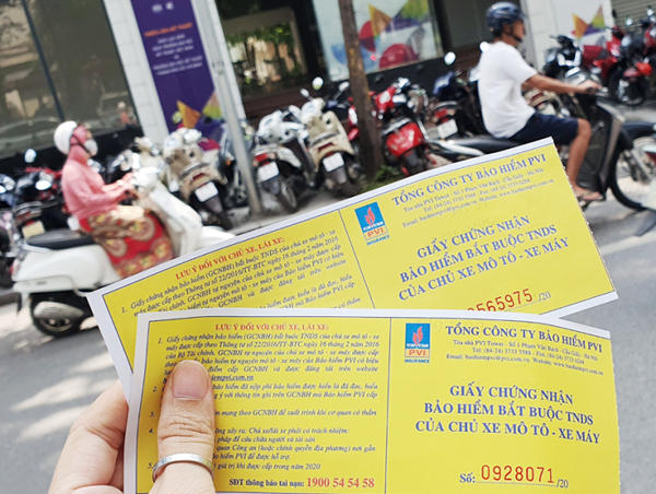 Cử tri đề nghị xem xét lại việc bắt buộc mua bảo hiểm xe máy