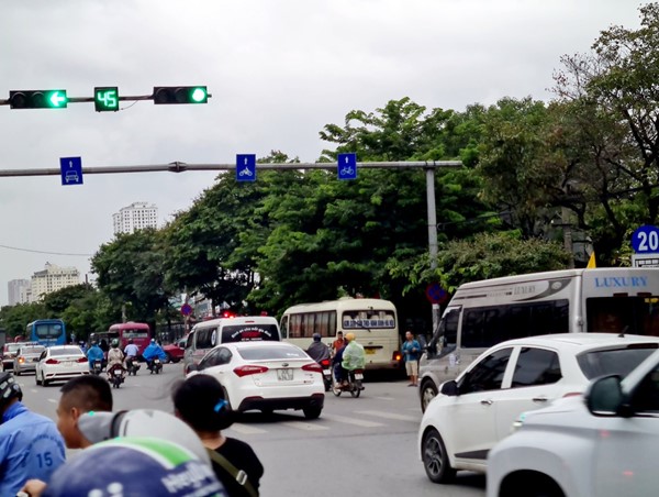 Đúng – Sai chuyện “sai làn”