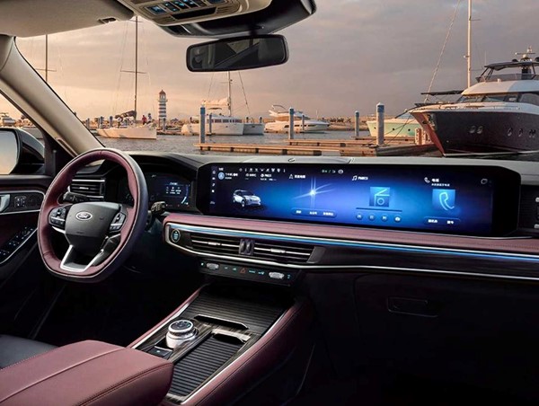Ford Explorer 2023 ra mắt tại Trung Quốc với màn hình khổng lồ