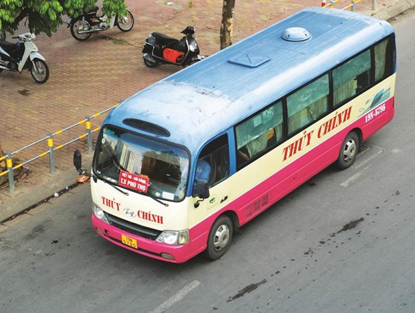 Xe khách tuyến cố định: Lột xác hay rời cuộc chơi?