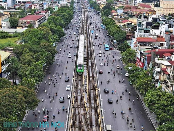 Phân làn cứng đường Nguyễn Trãi: Thí điểm cũng cần làm triệt để