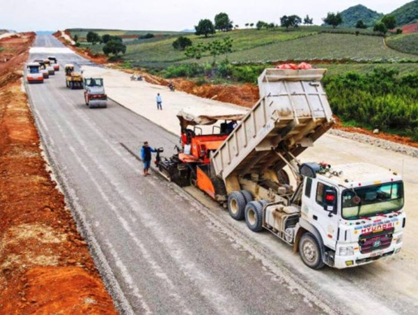 Cao tốc Bắc - Nam vẫn ngổn ngang thách thức
