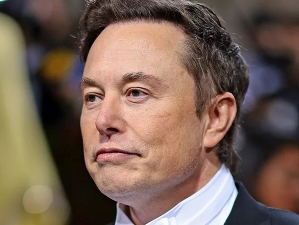 Elon Musk bán 6,9 tỷ USD cổ phiếu Tesla