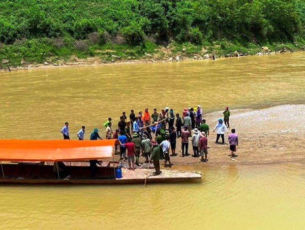 Thông tin mới nhất vụ lật thuyền làm 5 người chết ở Lào Cai