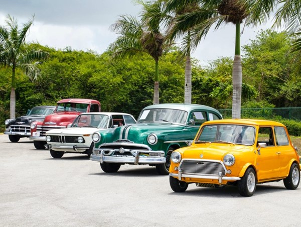 [INFOGRAPHIC]: Top 5 mẫu ô tô bán chạy nhất mọi thời đại