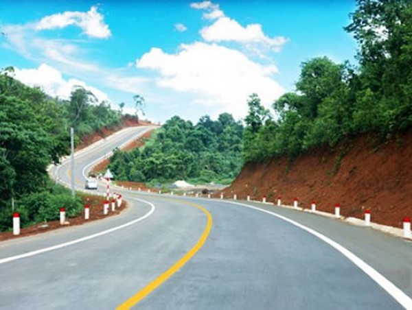 Sớm triển khai hoàn thiện và đưa vào sử dụng công trình đường Hồ Chí Minh