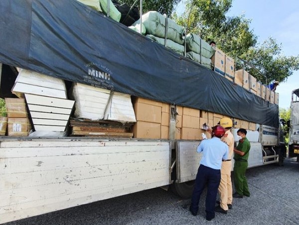 Tăng cường kiểm soát hàng giả tại các đầu mối giao thông