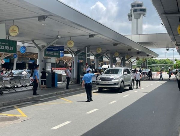 Khẩn trương nghiên cứu phương án tổ chức giao thông tại sân bay Tân Sơn Nhất