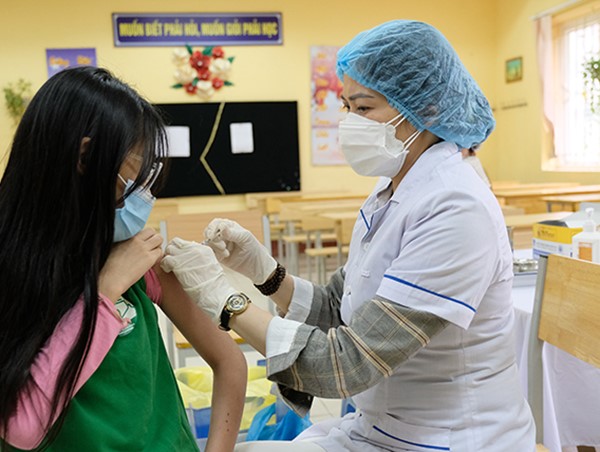 Số ca mắc COVID-19 có chiều hướng tăng, Thủ tướng yêu cầu đẩy mạnh triển khai các biện pháp phòng, chống 