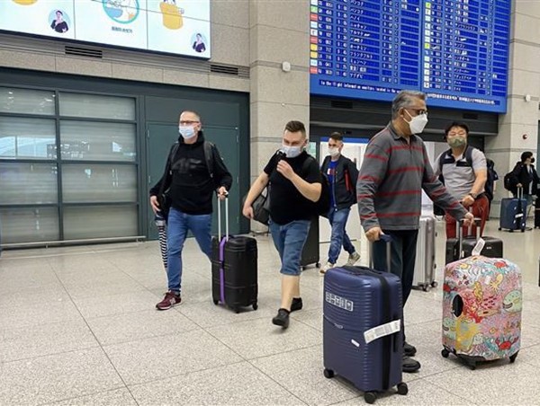 Dừng xuất trình giấy kết quả âm tính Covid-19 và xét nghiệm Covid-19 sau khi nhập cảnh Hàn Quốc
