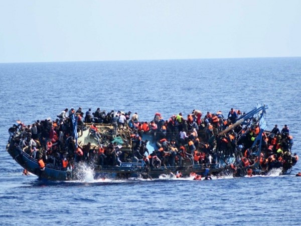 Chìm thuyền chở người di cư, 20 người thiệt mạng và mất tích