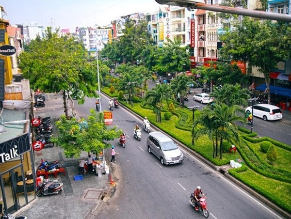 Bác đề xuất cấm xe đường Trường Sa làm phố ẩm thực