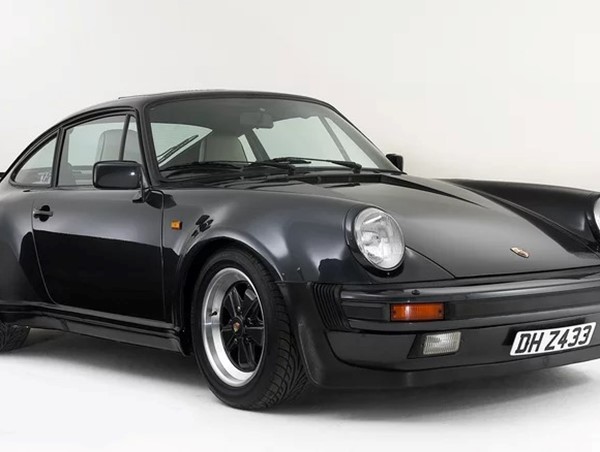 Ngắm bộ sưu tập xe “khủng” của ngôi sao quá cố Paul Walker