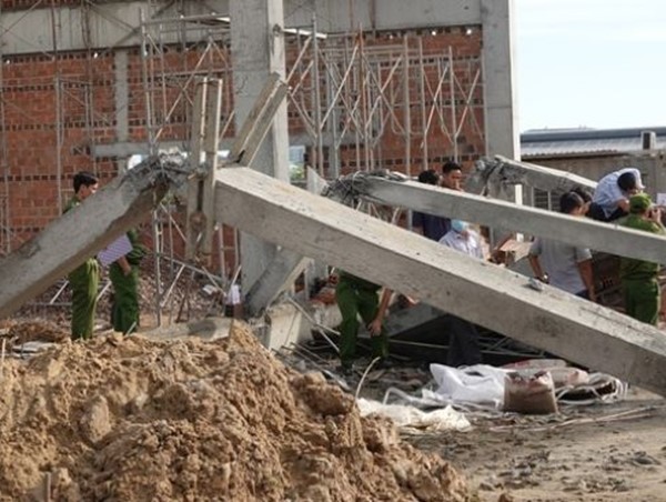 Bình Định lập tổ công tác điều tra sự cố sập tường làm 5 người chết