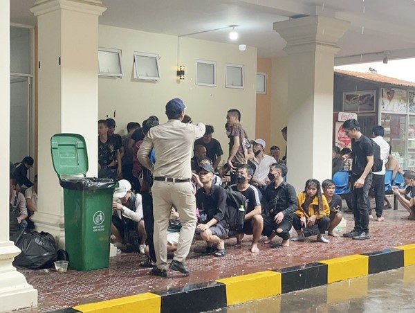 Bảo hộ công dân Việt Nam thoát khỏi một cơ sở kinh doanh ở Campuchia