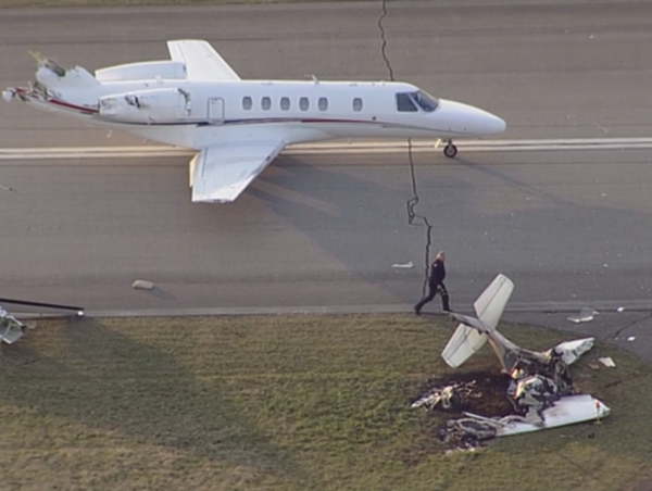 Hai máy bay va chạm trên không khiến 3 người thiệt mạng