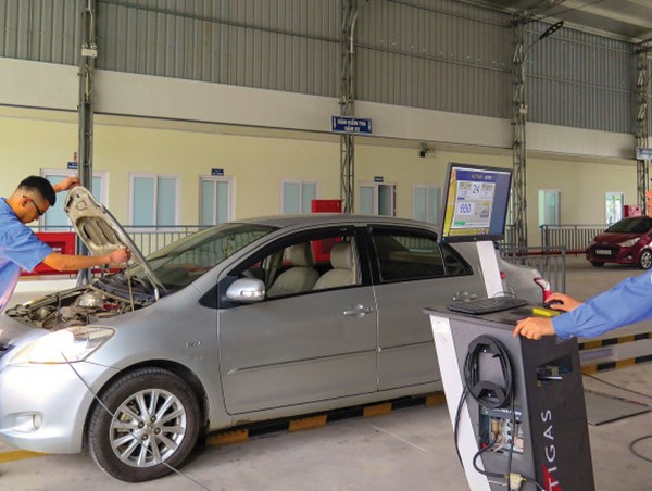 Giá dịch vụ đăng đăng kiểm ô tô bắt đầu tăng từ 8/10/2022