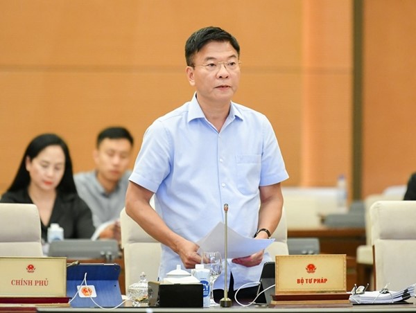 Bổ sung Nghị quyết về biển số ô tô đấu giá vào Chương trình xây dựng luật, pháp lệnh