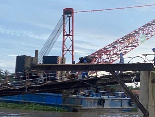 Sập giàn giáo thi công cầu Mỹ Thuận 2, một công nhân mất tích