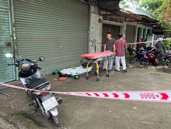 Tài xế xe ôm đột tử khi đang chở khách