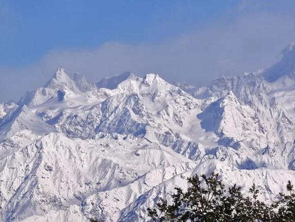 Lở tuyết trên dãy Himalaya, 10 người thiệt mạng