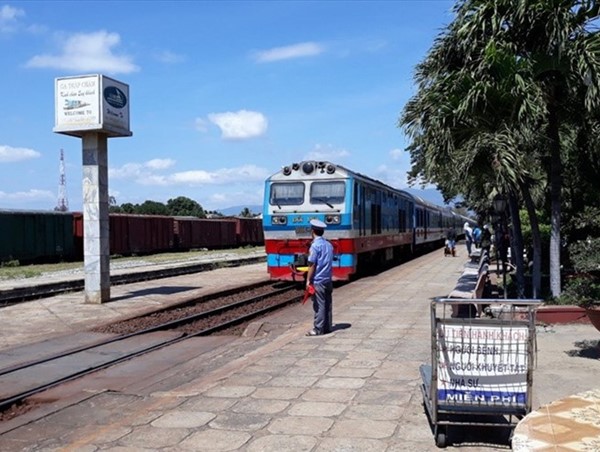Bộ GTVT trả lời cử tri về kiến nghị đầu tư, nâng cấp sân ga Tháp Chàm 