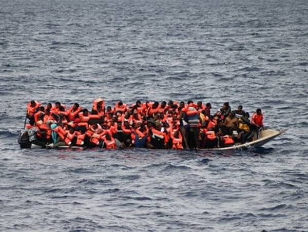 Đắm tàu chở người di cư, nhiều người chết và mất tích