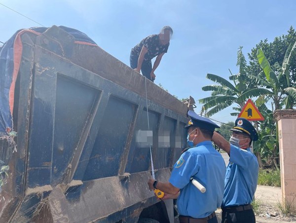 TP Hồ Chí Minh tăng cường công tác kiểm soát tải trọng xe