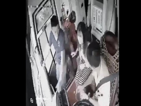 CLIP: Cô gái tố bị nhân viên nhà xe sàm sỡ