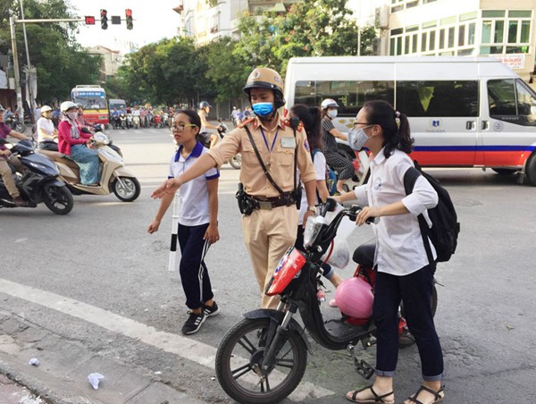 Tăng cường tuyên truyền, phổ biến Luật An toàn giao thông và xử lý nghiêm vi phạm đối với học sinh, sinh viên