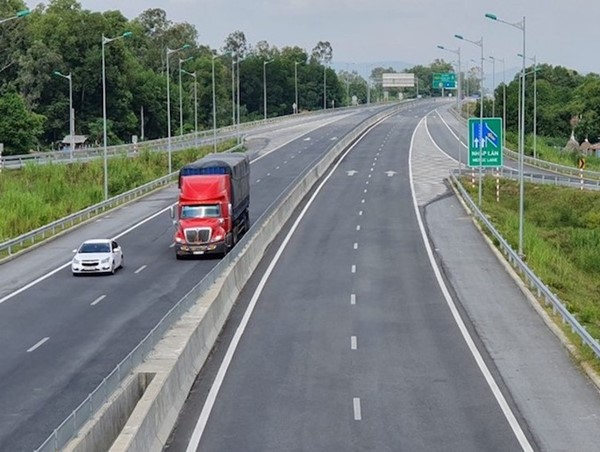 Quảng Ngãi đề nghị bổ sung quy hoạch sử dụng đất cấp huyện để làm Dự án cao tốc Bắc – Nam 