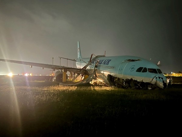 Máy bay chở 173 hành khách trượt khỏi đường băng tại sân bay ở Philippines