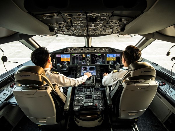 Tiêu chuẩn phi công chuyên cơ, chuyên khoang