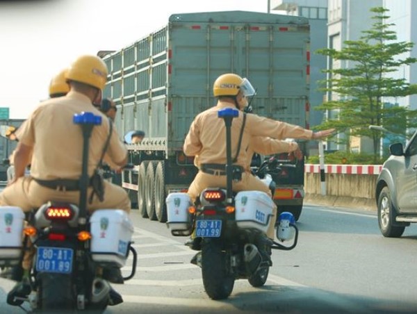 Tăng cường giải pháp phòng ngừa, giải quyết ùn tắc trên địa bàn TP Hà Nội và TP Hồ Chí Minh