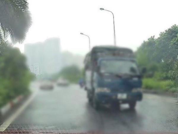 Xử phạt ô tô đi vào đường cấm qua tin báo facebook