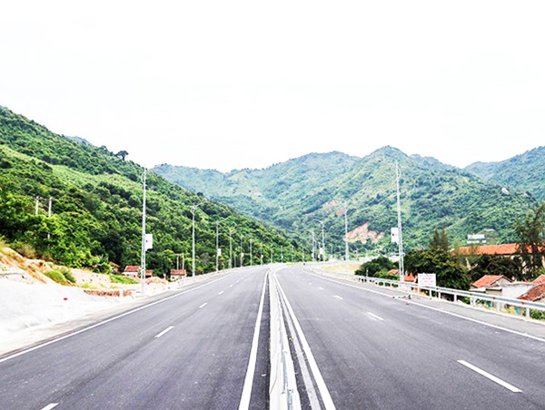 Đẩy nhanh tiến độ giải phóng mặt bằng Dự án cao tốc Bắc - Nam qua Khánh Hòa, Phú Yên