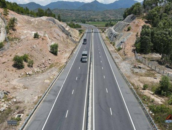 Sớm hoàn thiện thủ tục khởi công cao tốc Quảng Ngãi - Hoài Nhơn 