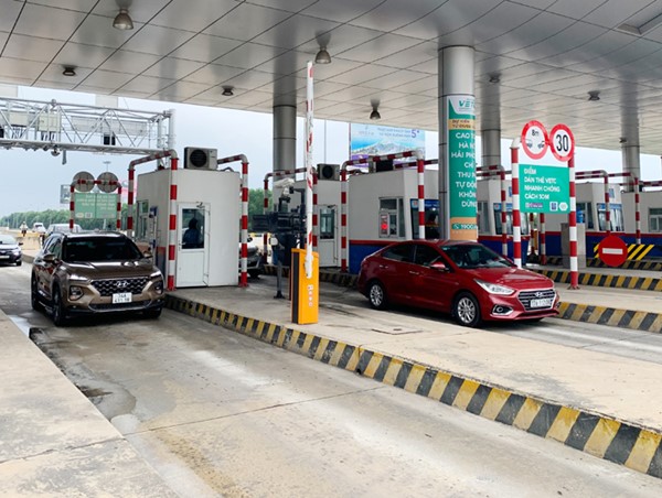 Bộ GTVT yêu cầu khẩn trương hoàn thiện hệ thống thu phí điện tử không dừng