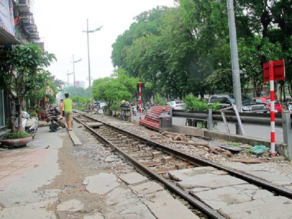 Đề nghị bố trí ngân sách địa phương xóa lối đi tự mở qua đường sắt