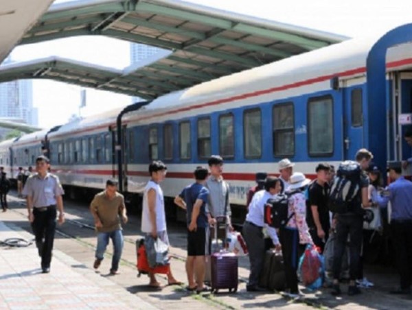 Hành khách đi tàu có vé không hợp lệ sẽ phải mua bổ sung