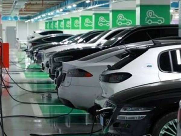 Hàn Quốc triển khai hệ thống sạc không dây cho xe điện từ