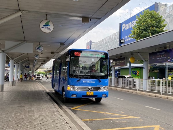 Một doanh nghiệp đề xuất thêm 17 tuyến buýt kết nối vào sân bay Tân Sơn Nhất