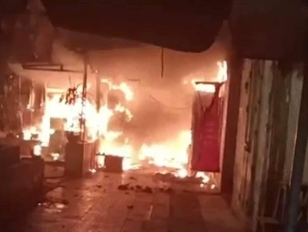 Kịp thời dập tắt đám cháy tại ki ốt chợ khu tập thể Nguyễn Công Trứ lúc rạng sáng