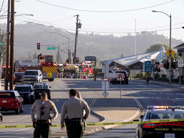 Ô tô đâm vào đội hình huấn luyện, hàng chục cảnh sát bị thương