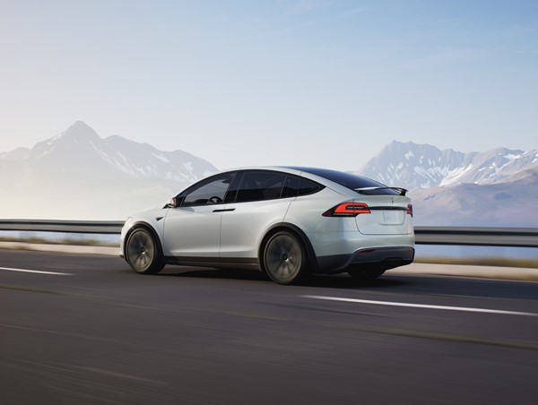 Tesla triệu hồi 30.000 xe Model X do lỗi túi khí
