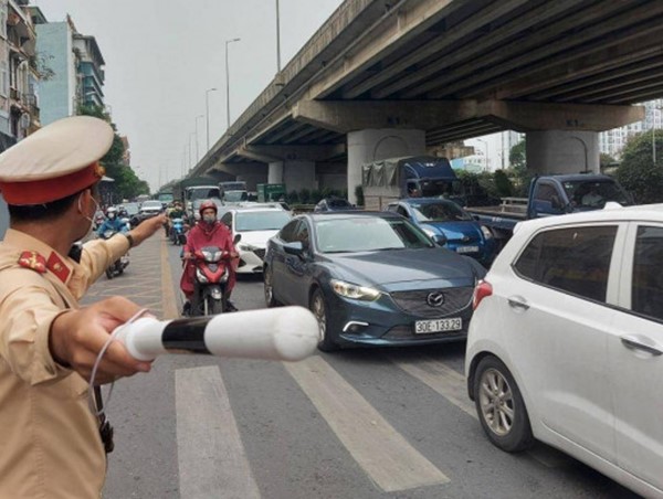 Tăng cường các giải pháp chống ùn tắc giao thông